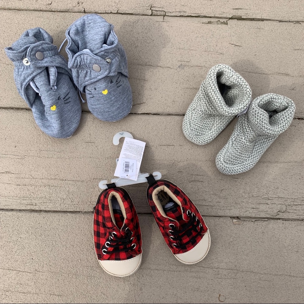 3 pairs of baby shoes